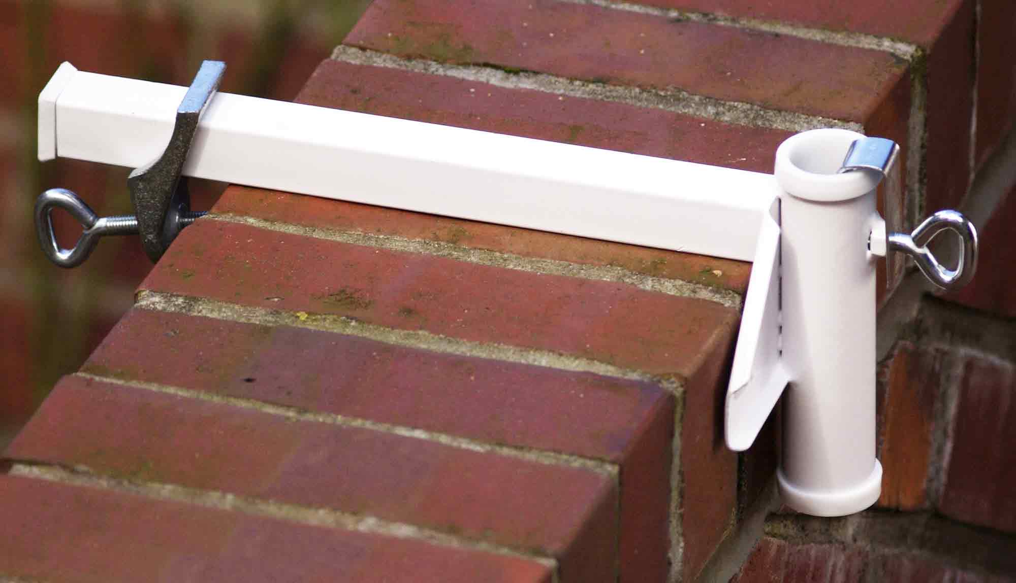 Mauerklemmen für Teleskopstangen zum Ausziehen - für Mauern bis 22cm Wandstärke Mauerklemmen für Teleskopstangen zum Ausziehen - für Mauern bis 22cm Wandstärke