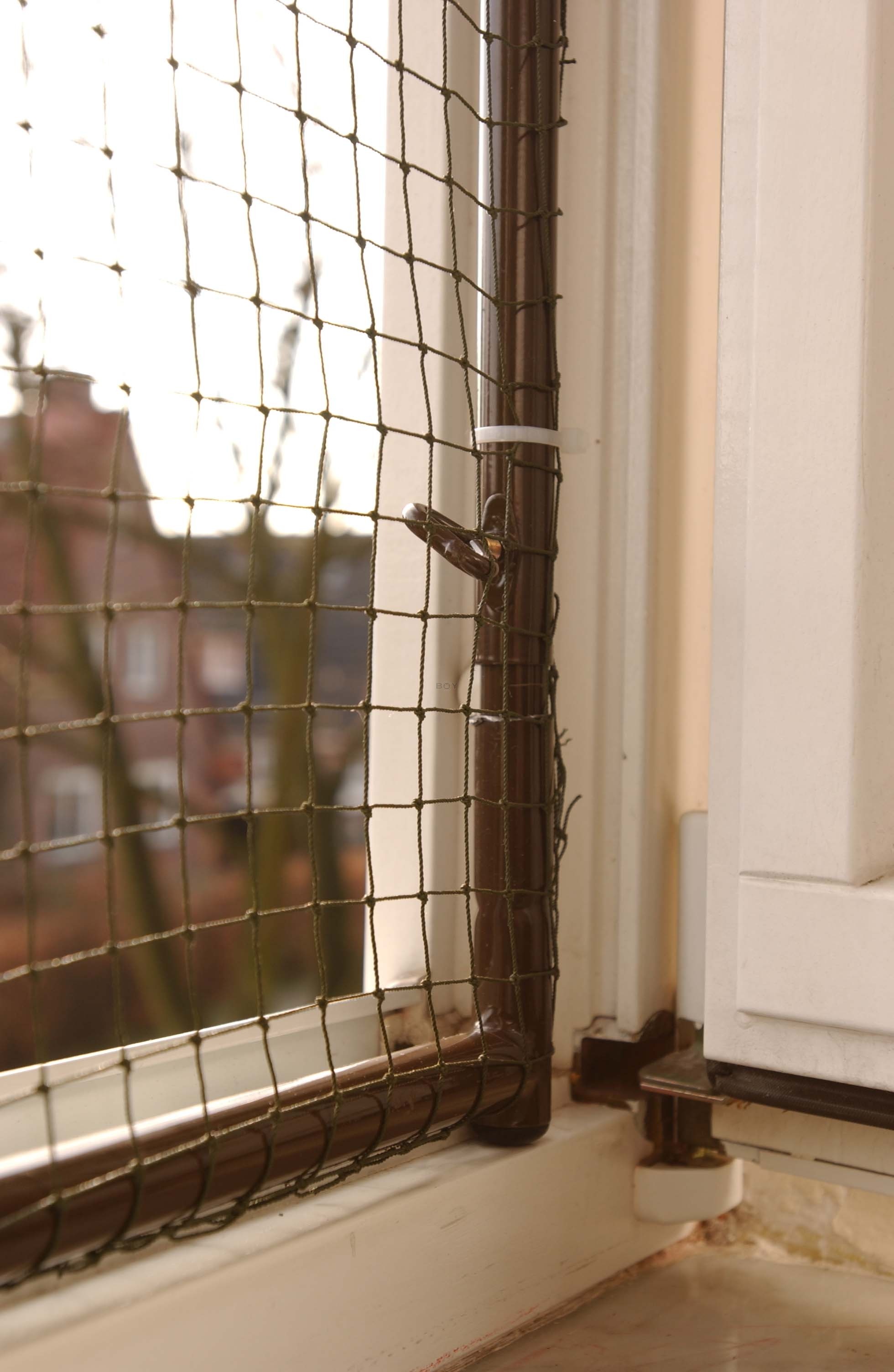 Fenstersicherung für Katzen - Netzrahmen -  braun - Standard Abmessung -